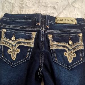 Rock revival cropped blue jean Betty size 31